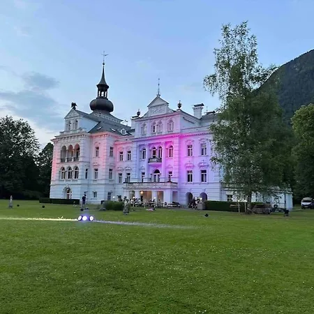Grubhof Schlosspark, Mit Indoor Pool Und Garten Apartment Sankt Martin bei Lofer