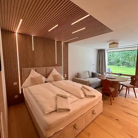 Grubhof Schlosspark, Mit Indoor Pool Und Garten Appartement Sankt Martin bei Lofer