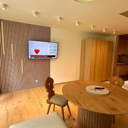 Apartment Mit Indoor Pool Und Garten *