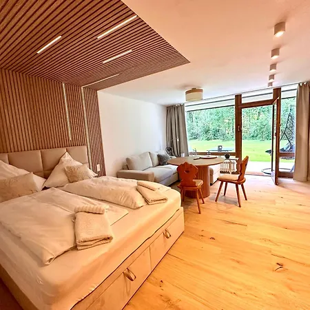 Mit Indoor Pool Und Garten Apartment *